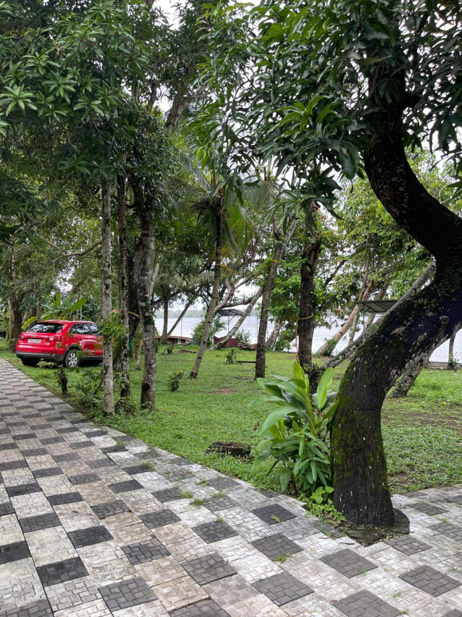 Ashtamudivillas Kollam Bagian luar foto