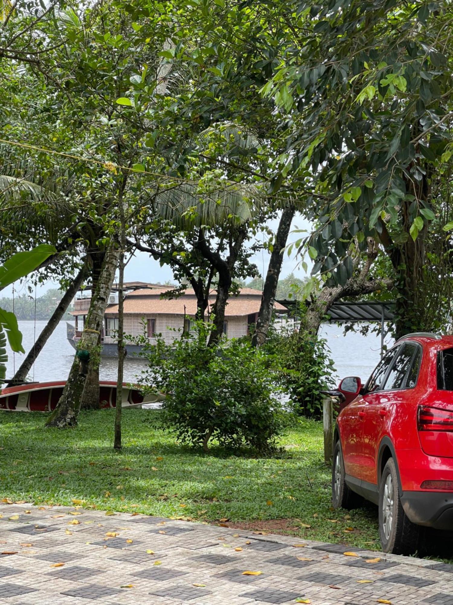 Ashtamudivillas Kollam Bagian luar foto